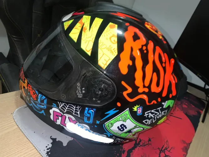 Capacete norisk XL desenhado