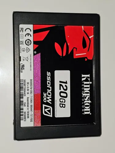 SSD Kingston SSDNow V300 de 120GB.