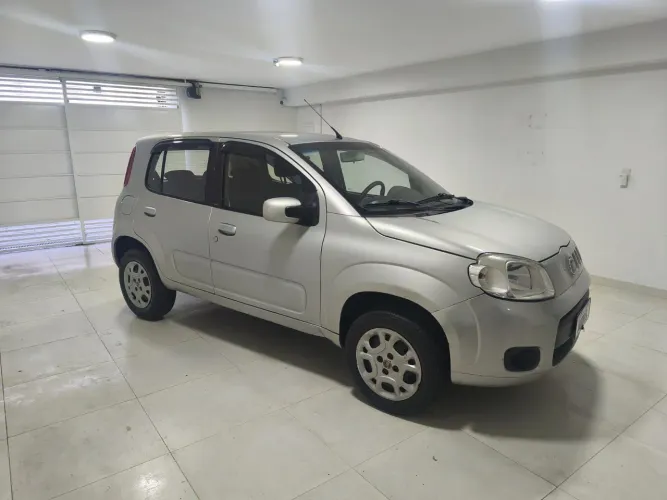 Fiat Uno Vivace Celeb. 1.0 EVO F.flex 8V 5P 2013