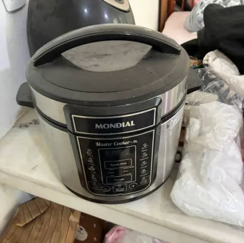 Panela de pressão elétrica