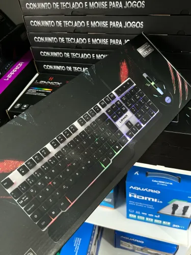 Kit teclado e mouse gamer Lehmox com fio 