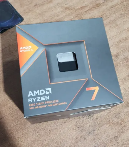 Processador AMD Ryzen 7 8700G, 8-Core, 16-Threads, 4.2GHz (5.1GHz Turbo) sem Cooler