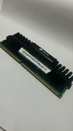 Memória RAM Gamer 4GB DDR3 1600MHz Corsair Vengeance