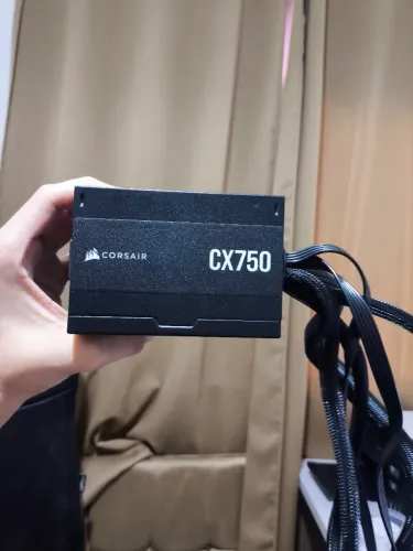 Fonte Corsair 750w 80 plus