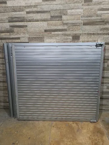 Promocão! Porta de alumínio 78 cm x 83 cm