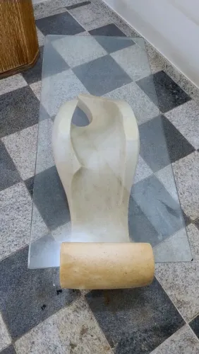 Mesa centro - base escultural
