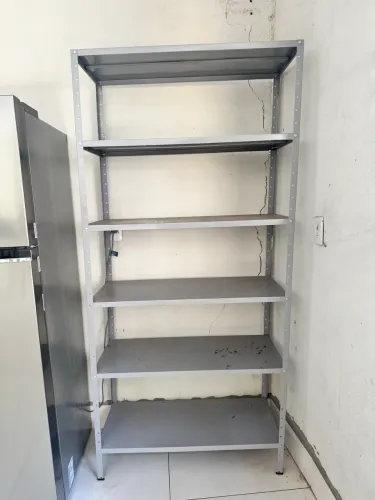 Prateleira em aço ( não entrego)