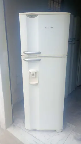 Geladeira Eletrolux Gelo seco 360L