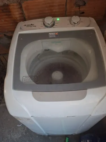 Maquina de lavar roupas