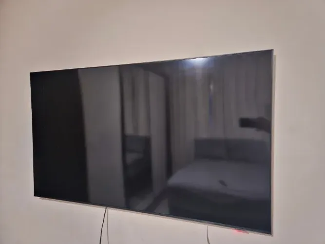 TV Samsung QLED 55 4K QN55Q70A ? COM DEFEITO