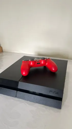 PLAYSTATION 4 - 500GB + CONTROLE DUALSHOCK + 4 JOGOS