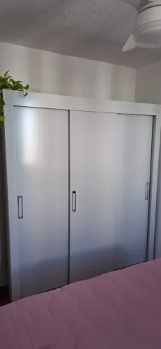 Guarda - roupa 3 portas branco 1,95 cm X 1,70cm