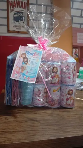 Kit lembrança personalizada (O maior pintor do mundo Aurora 2 aninhos)