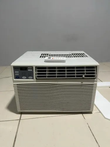 Ar condicionado de janela 7500 btus bem conservado