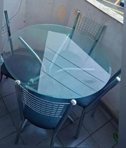 Mesa vidro 4 cadeiras