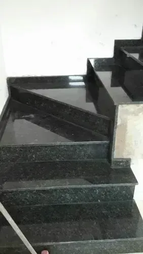Escada no granito verde Ubatuba
