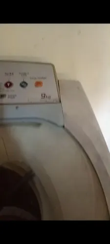 Vendo 2 tanquinho e uma máquina de lavar..ela lava e centrífuga..vendo as três por 1200 
