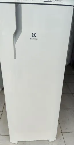 Geladeira Frostfree Pouco Tempo de Comprada 322L