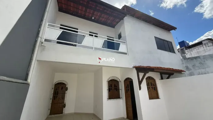 ALUGO OU VENDO CASA AMPLA NO MUCHILA  PRÓXIMA AO CENTRO!