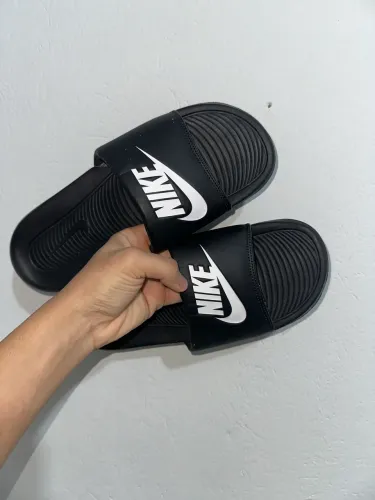 Chinelo Slide nike victori one