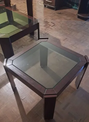 Vendo jogo de mesas de centro de mogno. Retirar no local.