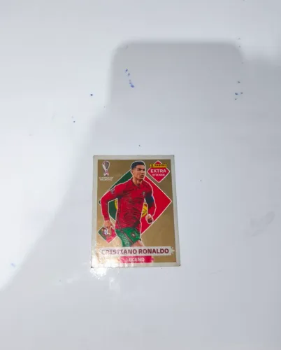 Cristiano Ronaldo gold de 2022 em ótimo estado, (original) tirada em pacotinho