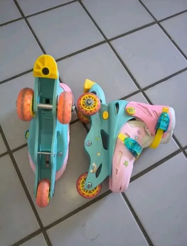 Vendo Par de Patins Infantil Feminino