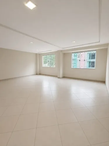 VENDO APTO ED UIRAPURU COM 3/4 SENDO 1 SUÍTE E 1 VAGA - BATISTA CAMPOS