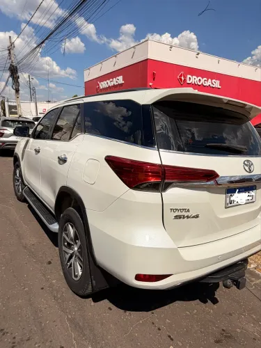 Toyota Hilux SW4 SRX 4X4 2.8 TDI 16V Dies. Aut. 2017