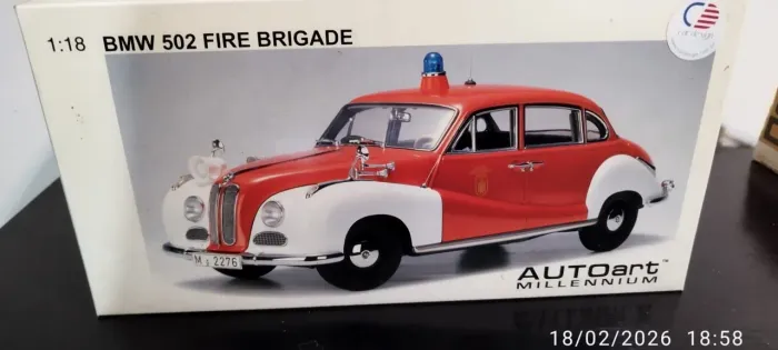 Miniatura BMW 502 Fire Brigade 1/18