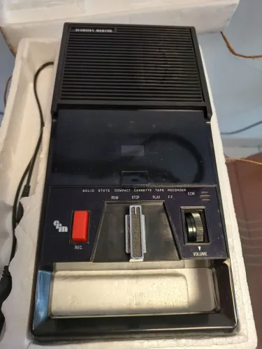 Gravador de fita antigo retrô