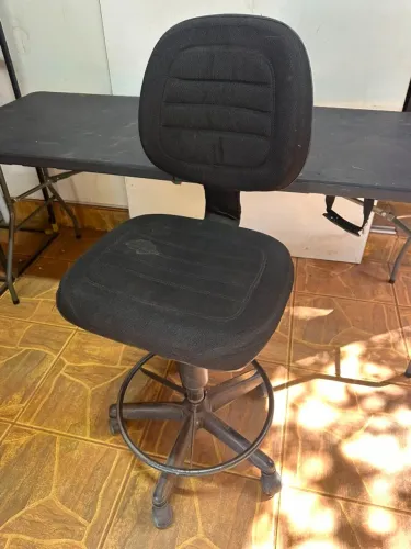 Cadeira Alta de Caixa/Balcão