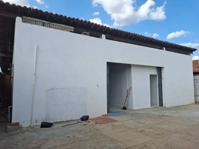 GALPÃO COMERCIAL NO BAIRRO MONTE CASTELO