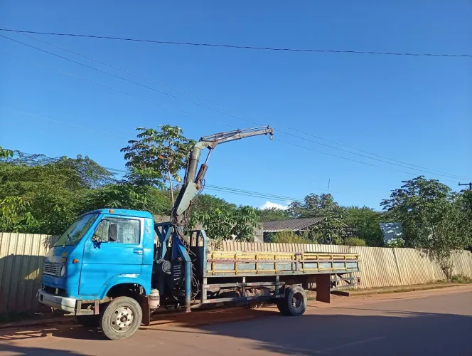 Caminhão muk no ponto de trabalho