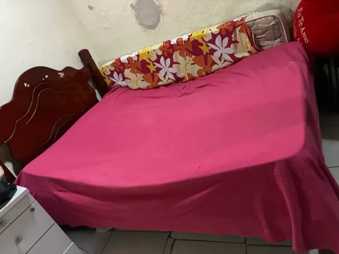 Cama vai com 2 colchões 