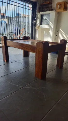 Mesa De Centro Rústica Em Madeira Maciça