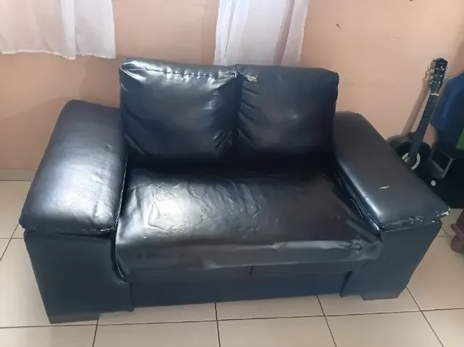 Sofá 2 lugares grátis