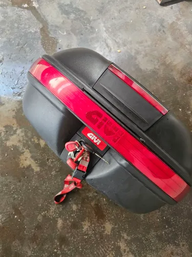 Bauleto Givi E460 Monokey + encosto + base