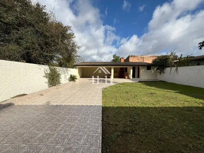 Casa em alvenaria com edícula à venda no bairro Tingui, Curitiba - PR