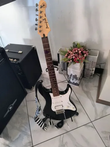 Vendo ou Troco Yamaha Pacífica