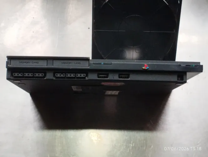 Vendo PS2 para desmanche ou para concertar e usar 