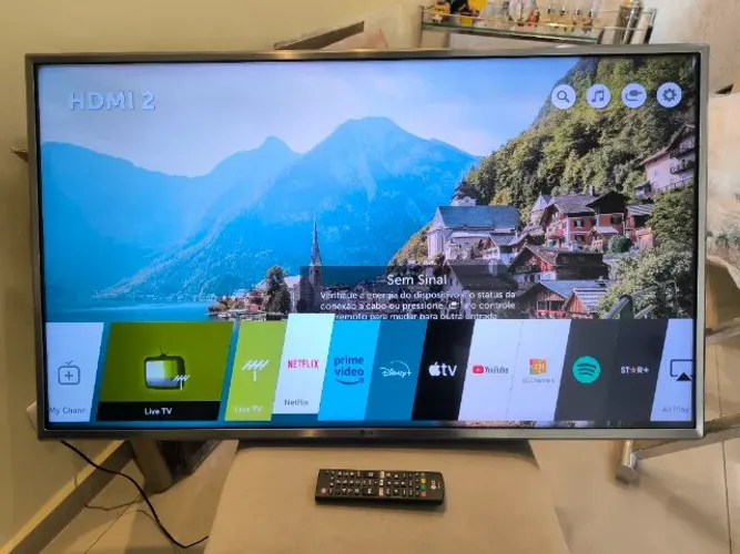 TV Smart LG 43" 4k pequeno detalhe na tela