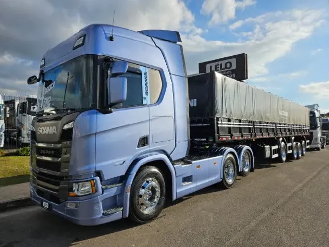 Scania R500 Super Tração 6x2 Ano 2024 Painel TFT Geladeira + 4 Eixo Facchini 0km 14mts c/p