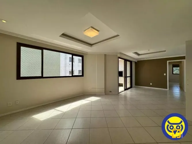 Apto com 2 dormitórios(Suíte) - Sacada com Churrasqueira - Centro - Fpolis SC