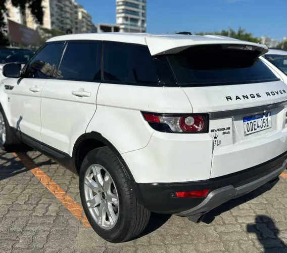 Land Rover Range Rover Evoque Pure 2.0 Aut. 5P 2012