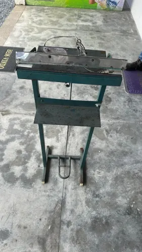 VENDE-SE Maquina Seladora.