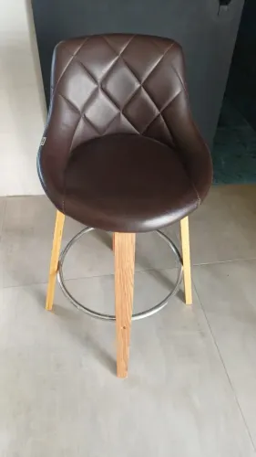 Banqueta giratória em Couro - Nova