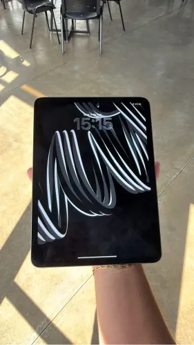 IPad Pro 11 M1 (Apple Pencil + Teclado apple Grátis) Pra vender logo