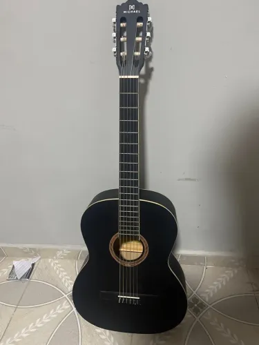 Vende-se violão acústico MICHAEL novo 