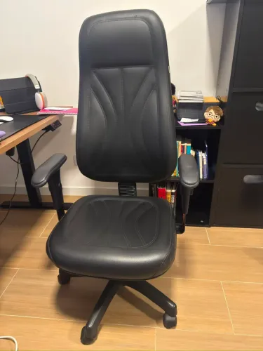 Cadeira de escritório preta presidente
